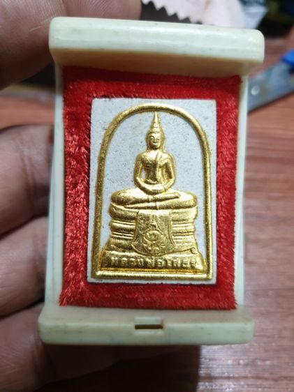 พระสมเด็จหลวงพ่อโสธร รุ่นยกฉัตรทองคำ ปี 39 พระแท้ดูง่ายสบายตา รูปที่ 8