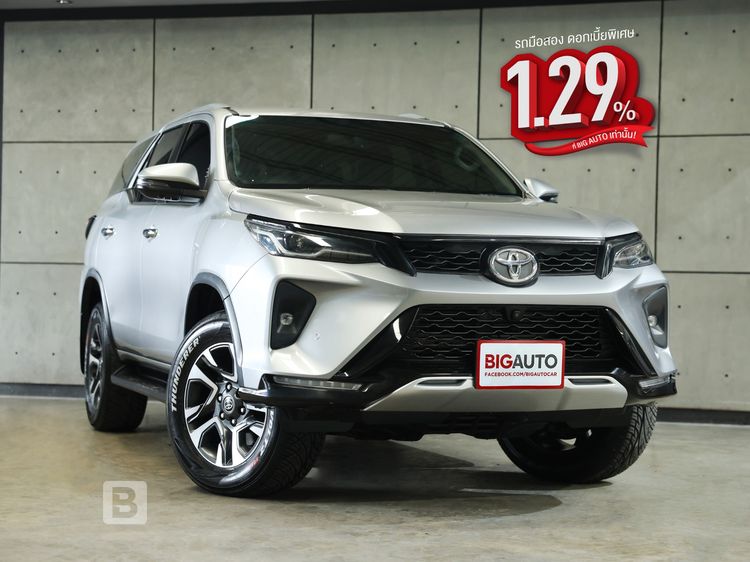 รถ Toyota Fortuner 2.4 Leader V 4WD สี บรอนซ์เงิน