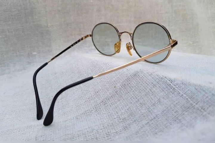 แว่นตาอิตาเลียนลักซ์ชัวรีแบรนด์แถวหน้าของโลก จิออร์จิโอ อาร์มานี โมเดลอาร์ติสท์–หยดน้ำ–จอห์น เลนนอน เลนส์กระจกคริสตัลญี่ปุ่น สีท้องฟ้า–สว่าง...Authentic Vintage GIORGIO ARMANI handmade Milan, Italy
 รูปที่ 11