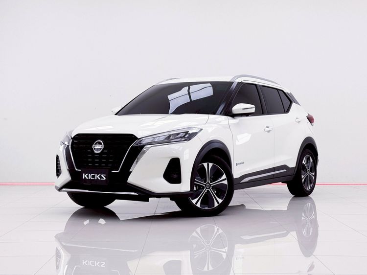 รถ Nissan Kicks 1.2 V สี ขาว