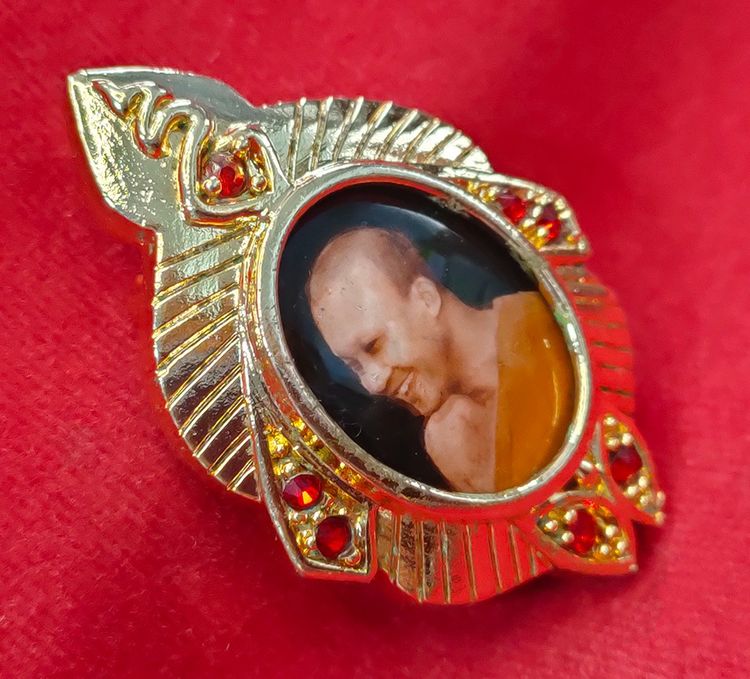 💟 ล็อกเก็ต หลวงพ่อชำนาญ วัดบางกุฎีทอง  รูปที่ 3