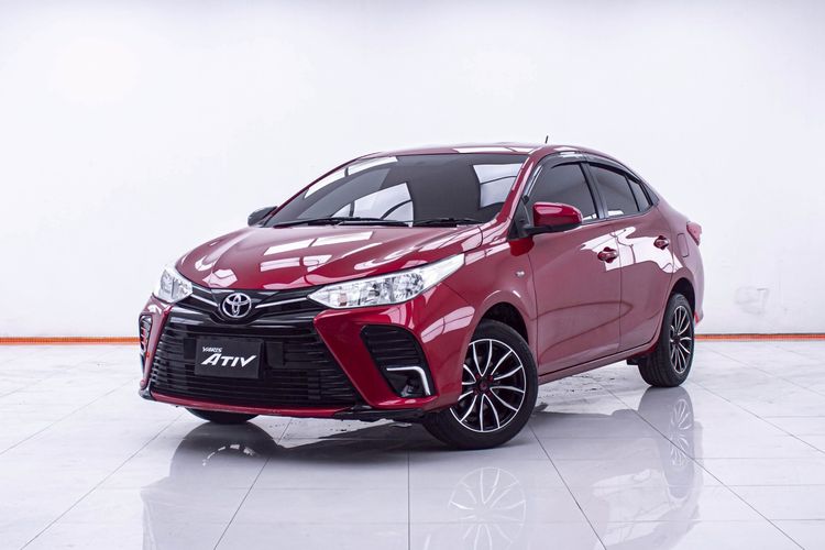 รถ Toyota Yaris ATIV 1.2 Entry สี แดง
