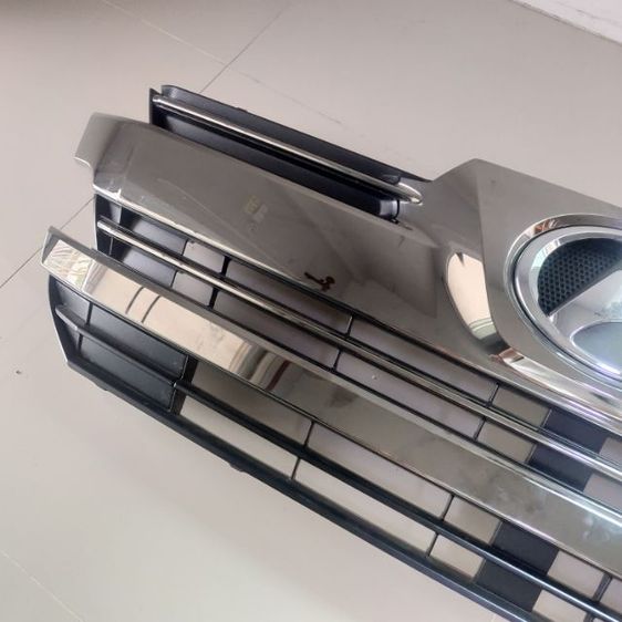 กระจังหน้า Toyota Vellfire 30 ใหม่สภาพ 95 พร้อมโลโก้ รูปที่ 5