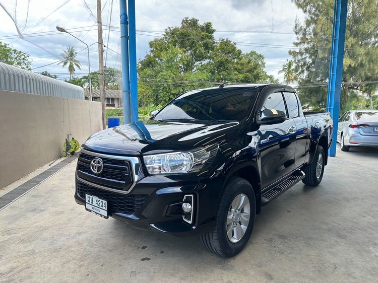 รถ Toyota Hilux Revo 2.4 J Plus Prerunner สี ดำ