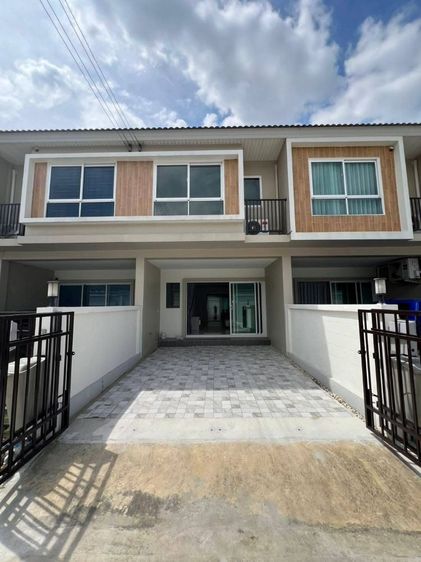 ให้เช่าบ้านทาวน์โฮม 2 ชั้น ( มือหนึ่ง ) โนโววิลล์ คลอง 1 ซอย รังสิต - นครนายก 19 20 ตร.ว. ธัญบุรี ใกล้เซียร์รังสิต ใกล้ฟิวเจอร์พาร์ครังสิต