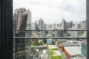 อื่นๆ ไม่อนุญาต มีบางส่วน 2019 ไม่ใช่ ขาย condo Q 1 สุขุมวิท ตรงBTS นานา 240 sqm high floor first hand condition negotiable price รูปที่ 1