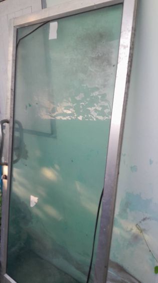 ประตูกระจกอลูมิเนียม รูปที่ 4