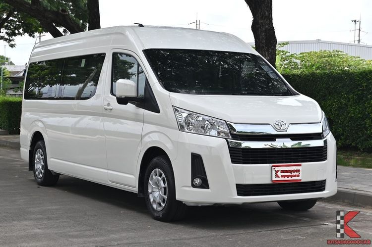 Toyota Commuter 2020 2.8 Van ดีเซล ไม่ติดแก๊ส เกียร์อัตโนมัติ ขาว