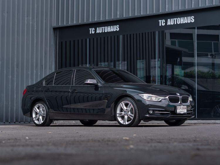 รถ BMW Series 3 320d สี ดำ