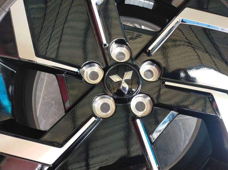 แม็กมิตซู ป้ายแดงสีเดิม ขอบ18 พร้อมยางดันลอป 225 50 18 ปี24 ยางสวยทุกเส้น ใส่ไทรทันตัวเตี้ย  xforce xpander  lancer EXหรือแปลงใส่ยี่ห้ออื่น  รูปที่ 5