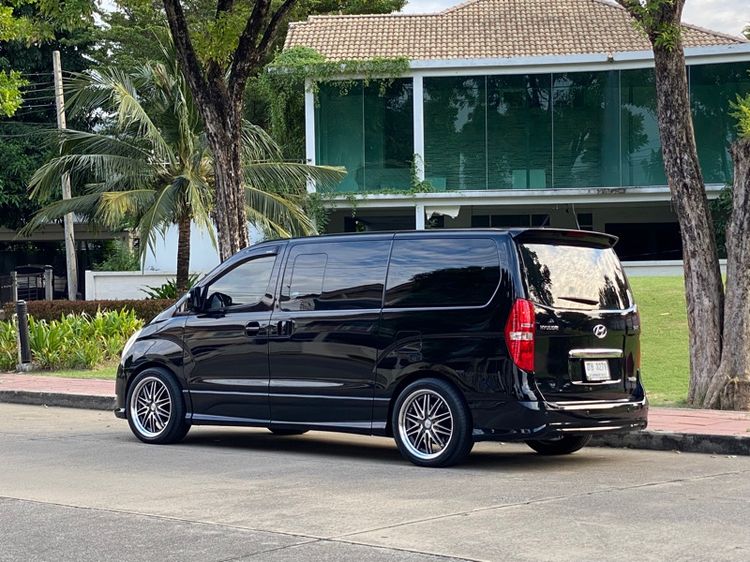 Hyundai H-1 2017 2.5 Deluxe Van ดีเซล ไม่ติดแก๊ส เกียร์อัตโนมัติ ดำ รูปที่ 3