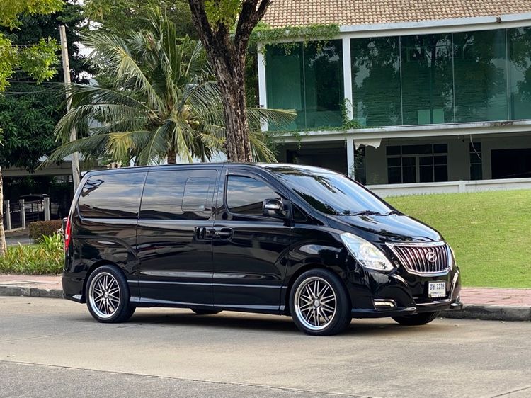 รถ Hyundai H-1  2.5 Deluxe สี ดำ