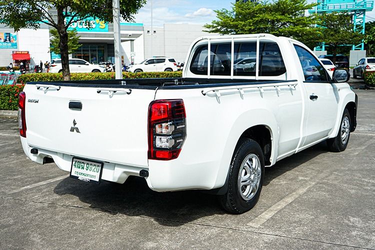 Mitsubishi Triton 2022 2.5 GL Pickup ดีเซล ไม่ติดแก๊ส เกียร์ธรรมดา ขาว รูปที่ 4