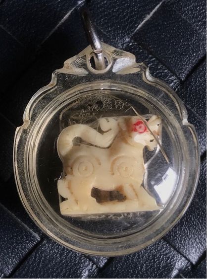 สิงห์หลวงพ่อมุ่ย หลังตะกรุดสามกษัตริย์