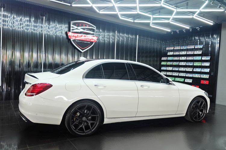 Mercedes-Benz C-Class 2016 C350 Sedan เบนซิน เกียร์อัตโนมัติ ขาว รูปที่ 4