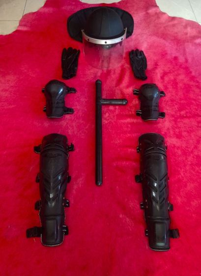 ชุดปราบจราจลครบชุดแท้สภาพเยี่ยม รูปที่ 2