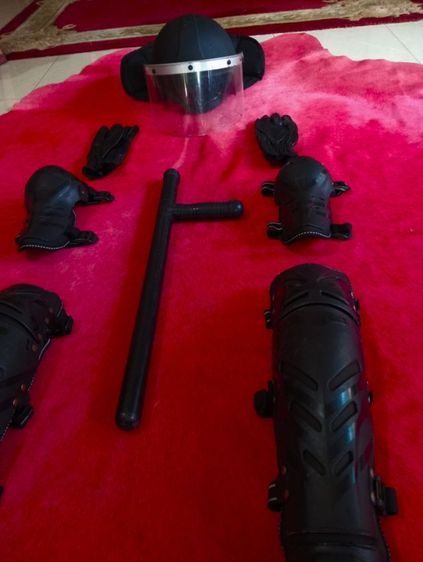 ชุดปราบจราจลครบชุดแท้สภาพเยี่ยม รูปที่ 13