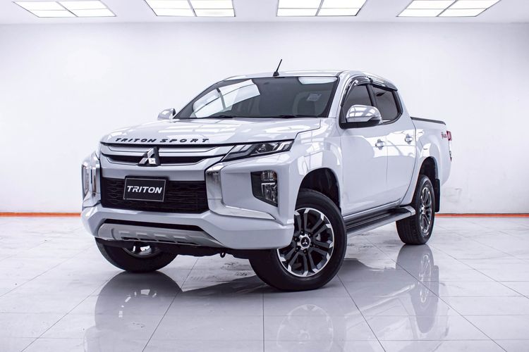 รถ Mitsubishi Triton 2.4 GLX Plus สี ขาว