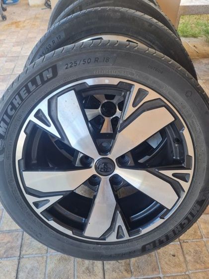 ขายล้อแม็ค ขอบ 18  รู 5  114 พร้อมยางมิชิลิน 225 50R18  ปี 21 สภาพแม็คใหม่ สวยไม่มีตำหนิใดๆ  รูปที่ 5