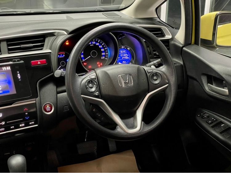 Honda Jazz 2014 1.5 SV i-VTEC Sedan เบนซิน ไม่ติดแก๊ส เกียร์อัตโนมัติ เหลือง รูปที่ 3