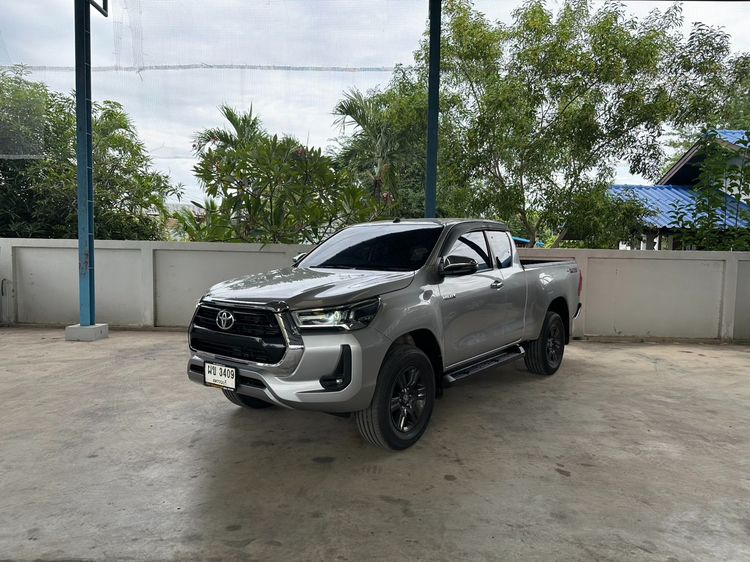รถ Toyota Hilux Revo Smart Cab 2.4 Mid Prerunner สี เทา