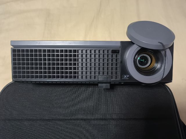 โปรเจคเตอร์ dell 1610 HD งานpresenและมัลติมีเดีย