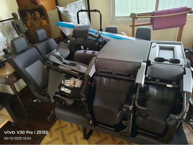 เบาะรถตู้