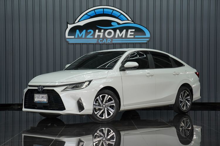 Toyota Yaris ATIV 2023 1.2 Premium Sedan เบนซิน เกียร์อัตโนมัติ ขาว