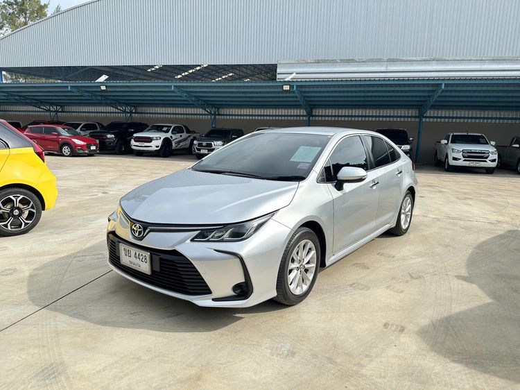 รถ Toyota Altis 1.6 G สี เทา