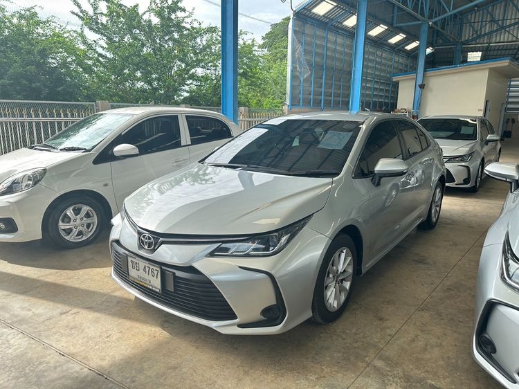 รถ Toyota Altis 1.6 G สี เทา
