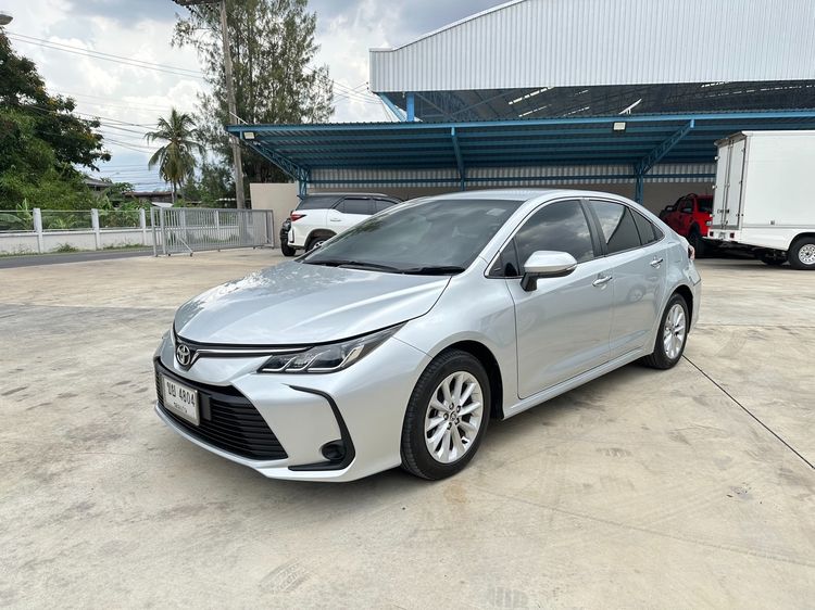 รถ Toyota Altis 1.6 G สี เทา