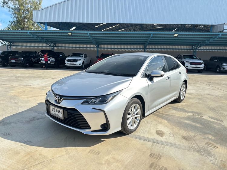 รถ Toyota Altis 1.6 G สี เทา