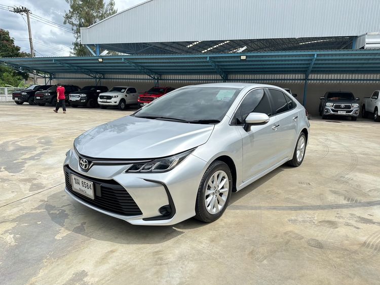 รถ Toyota Altis 1.6 G สี เทา