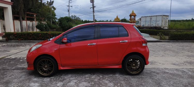 รถ Toyota Yaris 1.5 E Limited สี แดง