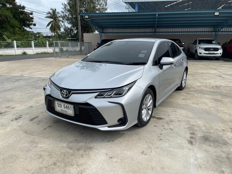 รถ Toyota Altis 1.6 G สี เทา