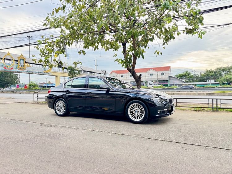 รถ BMW Series 3 320d สี ดำ
