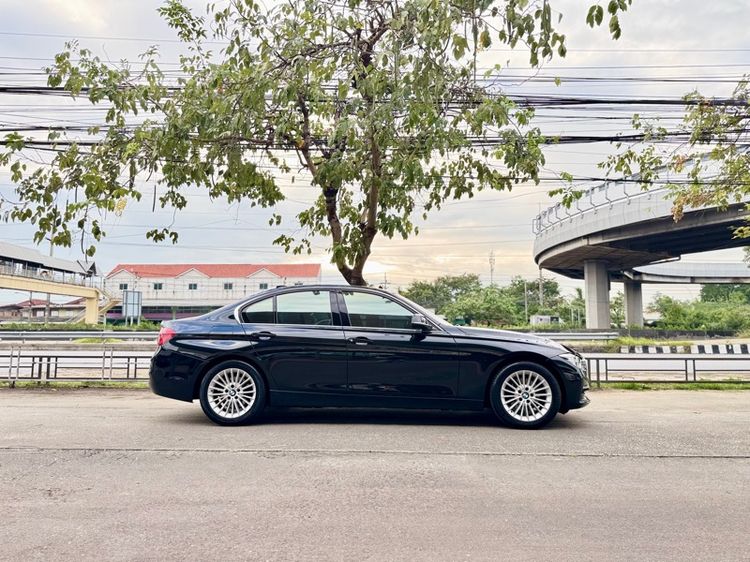 BMW Series 3 2017 320d Sedan ดีเซล ไม่ติดแก๊ส เกียร์อัตโนมัติ ดำ รูปที่ 3