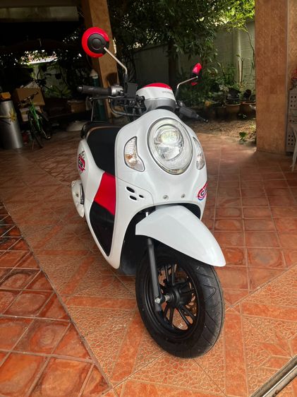 Honda scoopy CLUB12 ปี2566 110 cc (กุญแจ รีโมท)ใช้งานมือเดียว เลขไมล์ 20,000 ต้นๆ สภาพนางงามต่างจังหวัด  เหลือประกันศูนย์1ปี