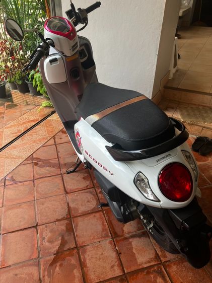 Honda scoopy CLUB12 ปี2566 110 cc (กุญแจ รีโมท)ใช้งานมือเดียว เลขไมล์ 20,000 ต้นๆ สภาพนางงามต่างจังหวัด  เหลือประกันศูนย์1ปี รูปที่ 6