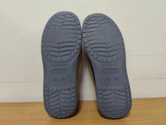 CROCS 44.0 แท้ มือสอง M8 ผ้าใบดำ รูปที่ 9
