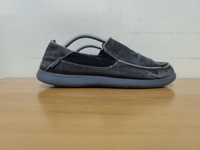 CROCS 44.0 แท้ มือสอง M8 ผ้าใบดำ รูปที่ 2
