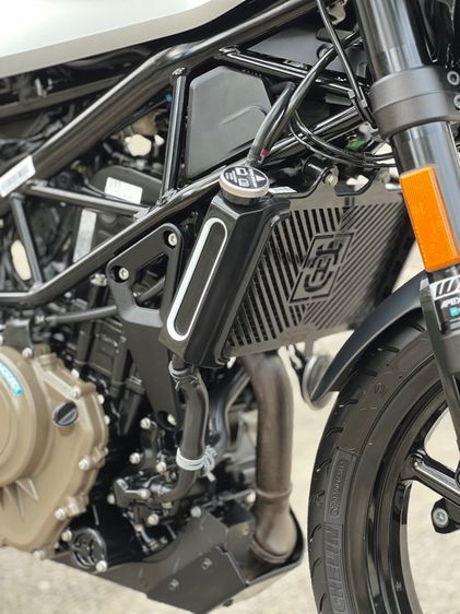 Husqvarna votpilen 401 สวยจัด ขี่ดีสุดๆ รูปที่ 12