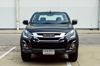 Isuzu Dmax Cab4 1.9Z Hi-Lander จดปี2017