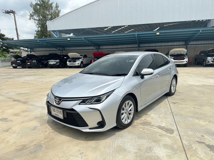 รถ Toyota Altis 1.6 G สี เทา