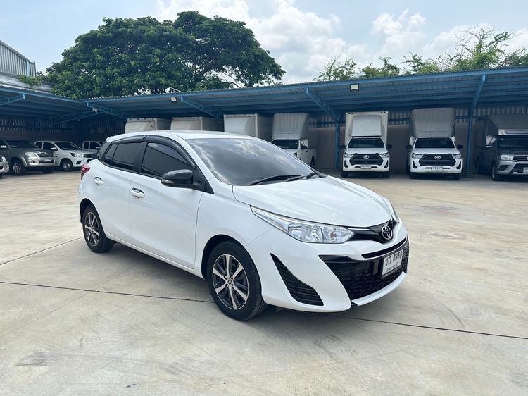 Toyota Yaris 2020 1.2 Mid Sedan เบนซิน ไม่ติดแก๊ส เกียร์อัตโนมัติ ขาว รูปที่ 2