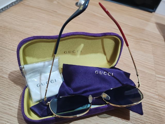 แว่นตา​ GUCCI​ ไม่ได้ใช้เลย​ สภาพนอนกล่อง​ 