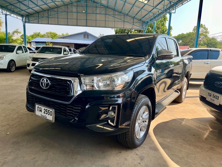 รถ Toyota Hilux Revo 2.4 Prerunner E สี ดำ