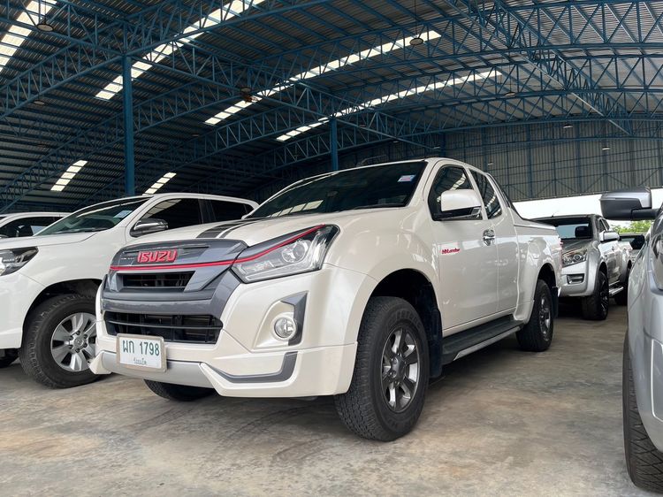 รถ Isuzu D-MAX 1.9 Hi-Lander X-Series Z สี ขาว