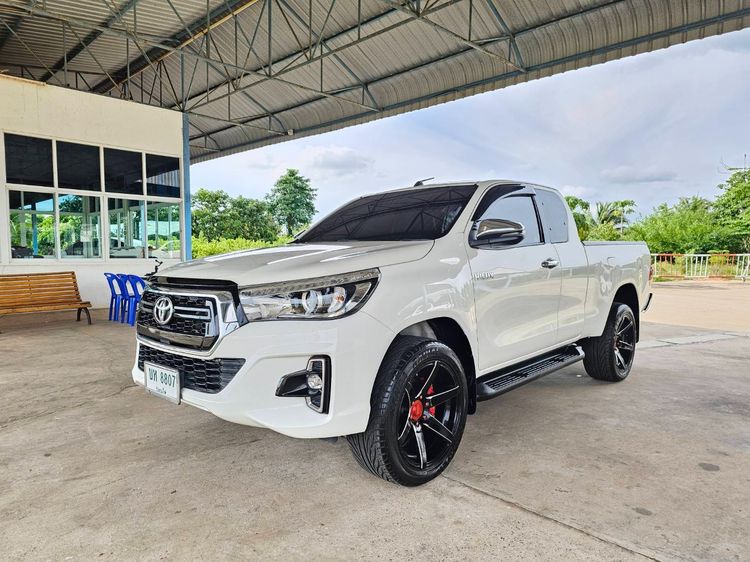 รถ Toyota Hilux Revo 2.4 Prerunner E Plus สี ขาว