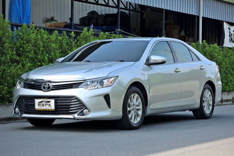 รถ Toyota Camry 2.0 G สี เทา